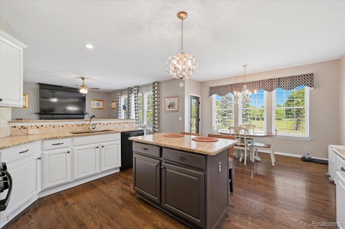 48606 Greenwich Circle Property Photo 17