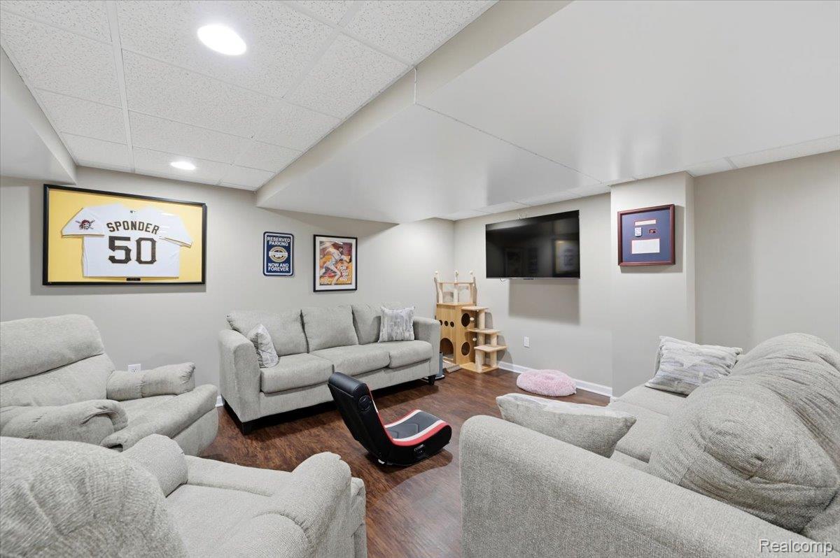 48606 Greenwich Circle Property Photo 43