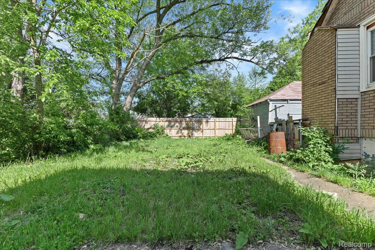 17516 Joseph Campau Street Property Photo 27