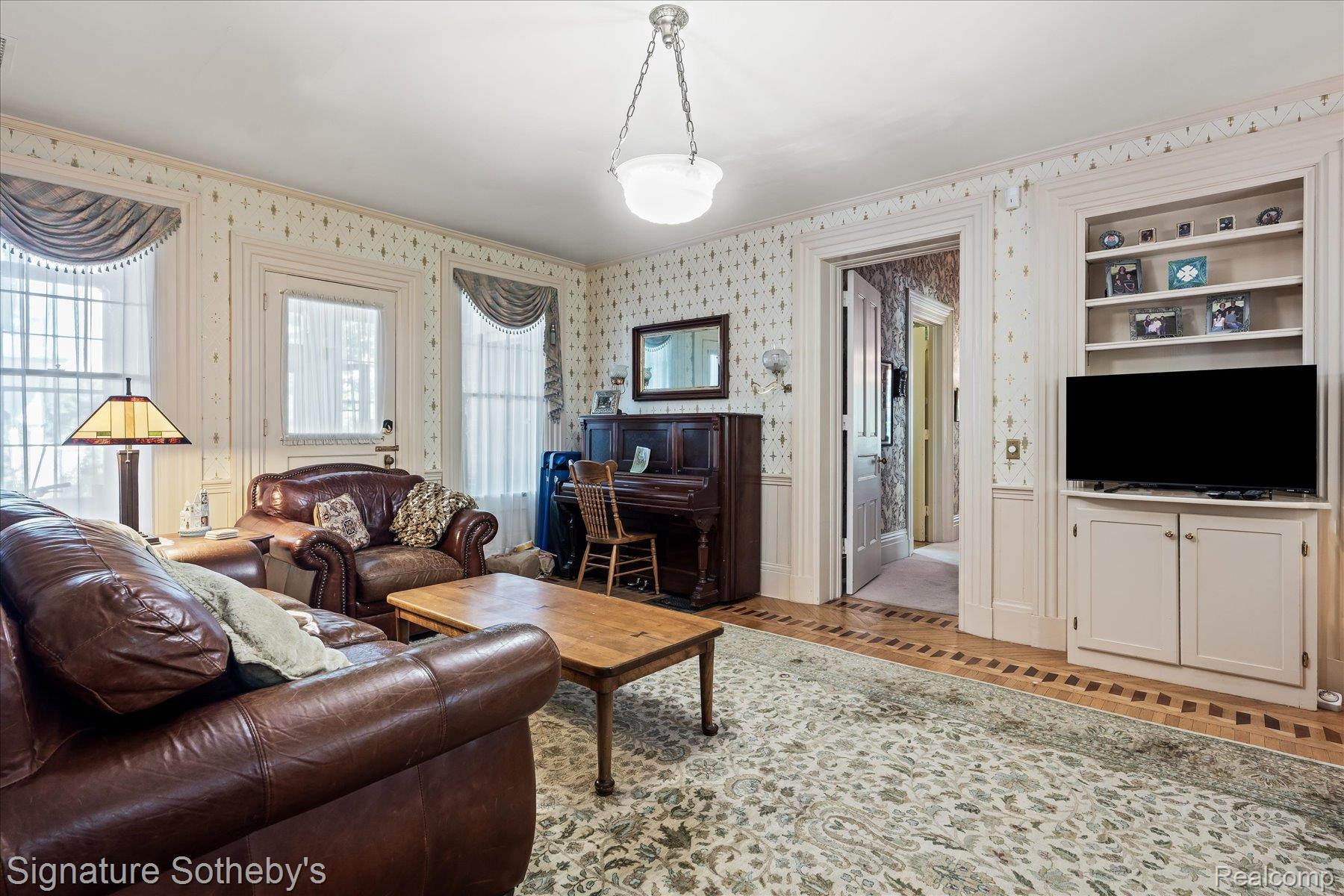 410 N Eagle Street Property Photo 18