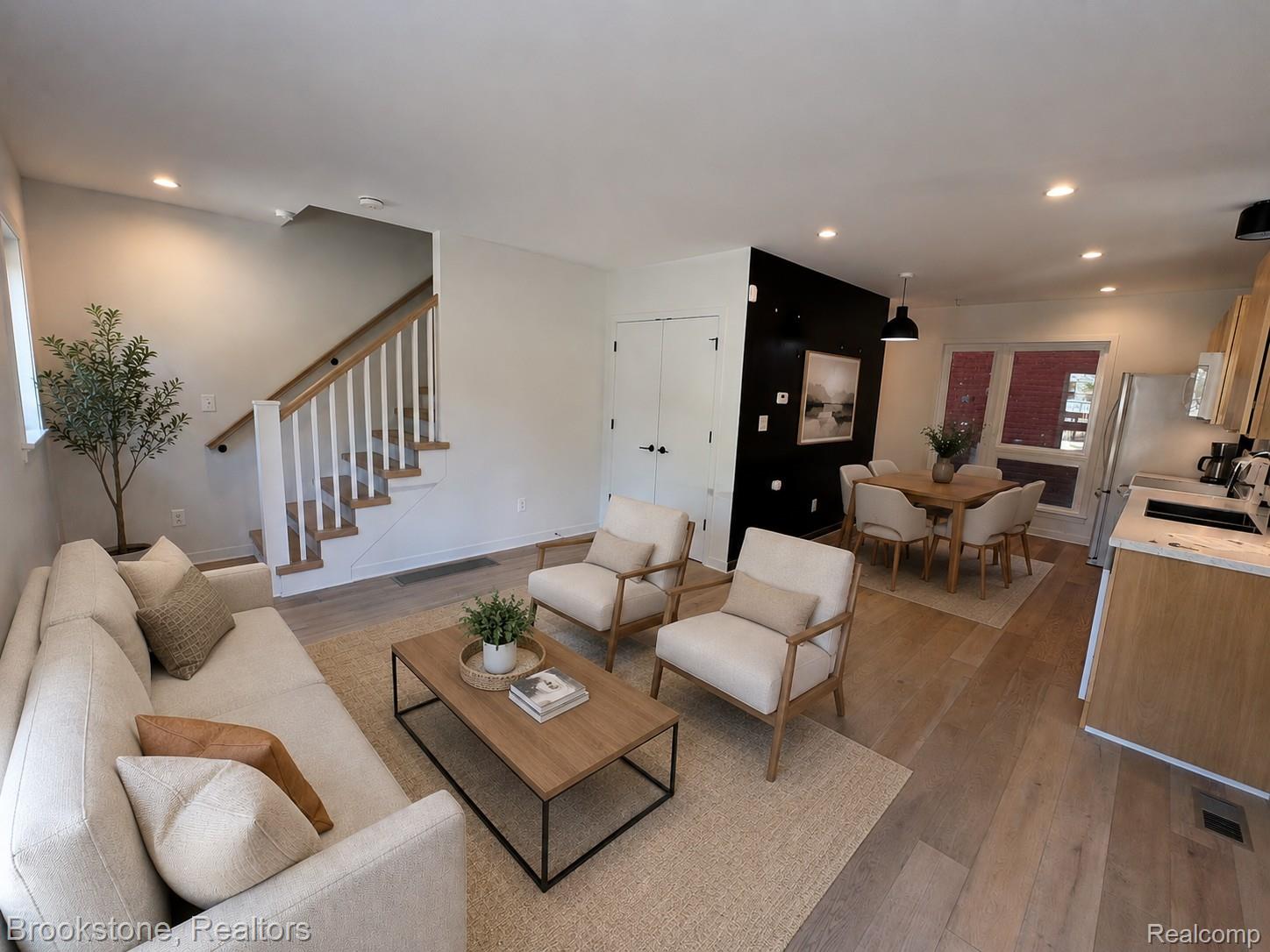112 Mount Vernon Street 6 Property Photo 2
