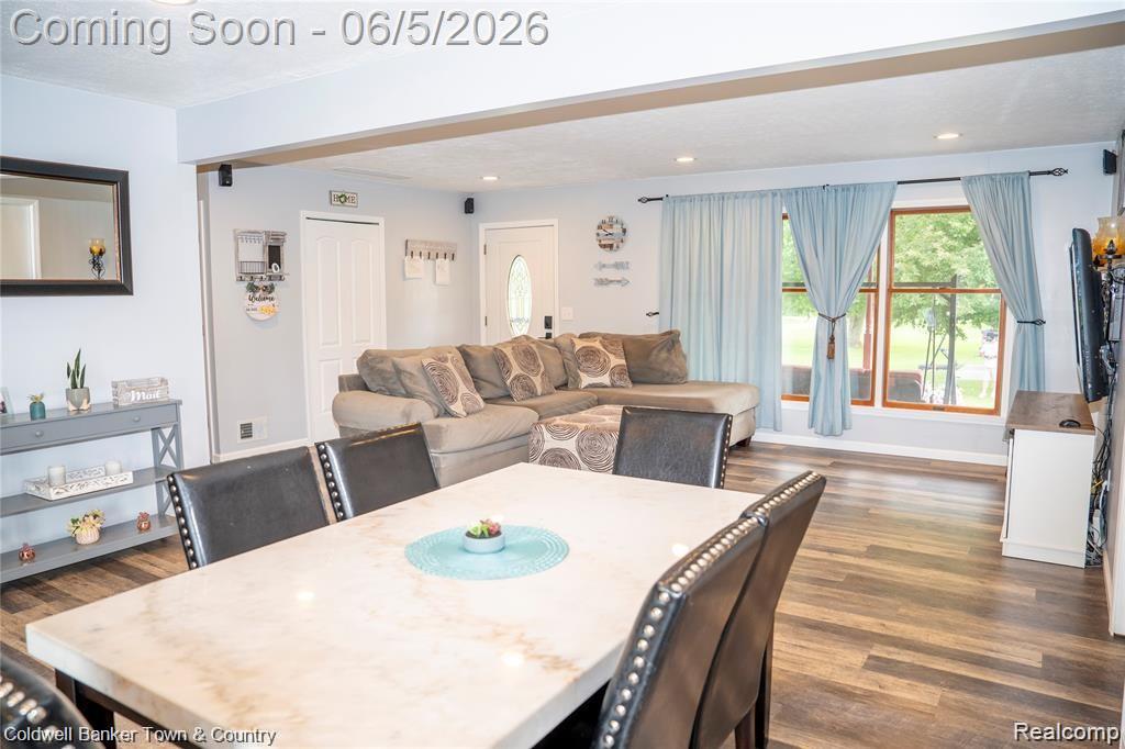 6881 Munsell Road Property Photo 7