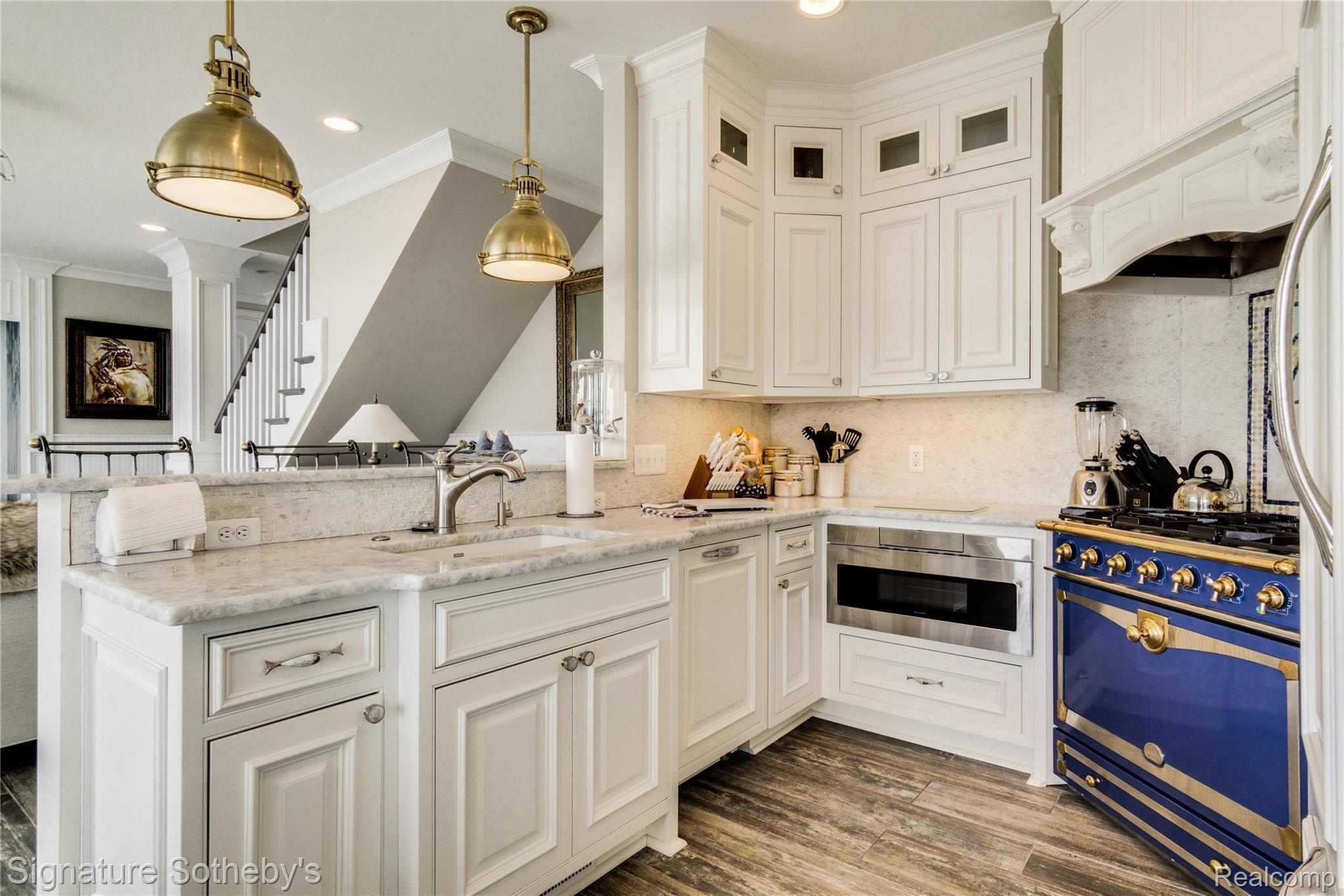 14625 A Edgewater Drive Property Photo 8