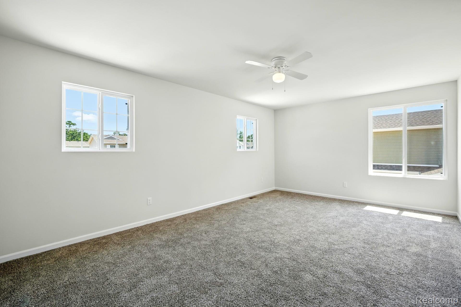 5751 Copper Tree Park Property Photo 7