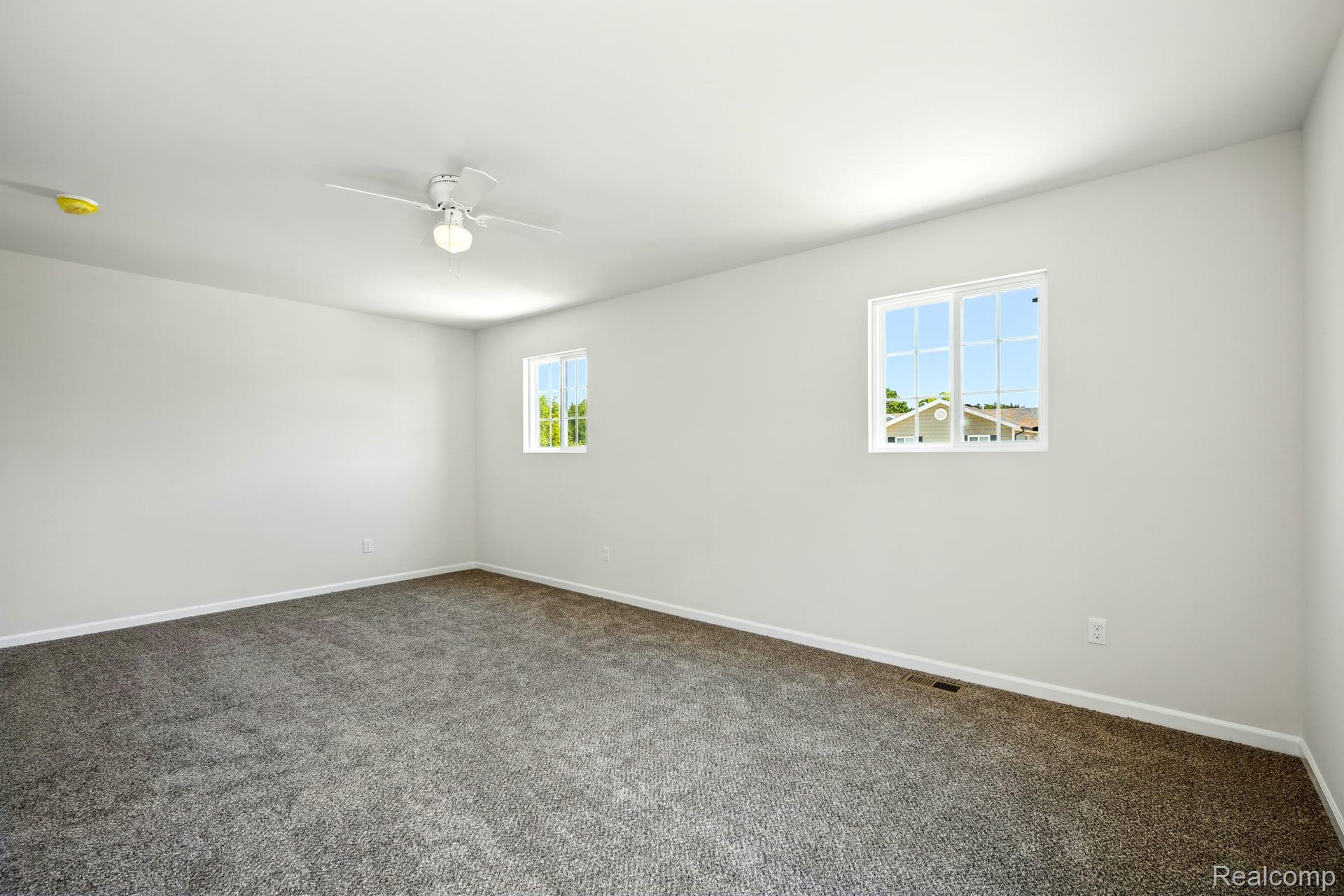 5751 Copper Tree Park Property Photo 8