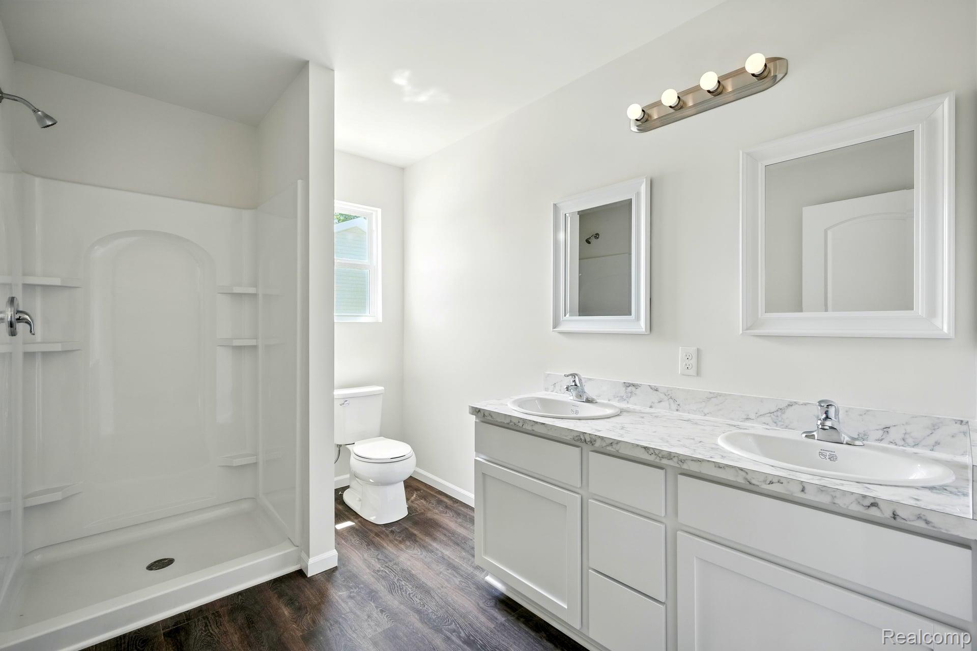 5751 Copper Tree Park Property Photo 10