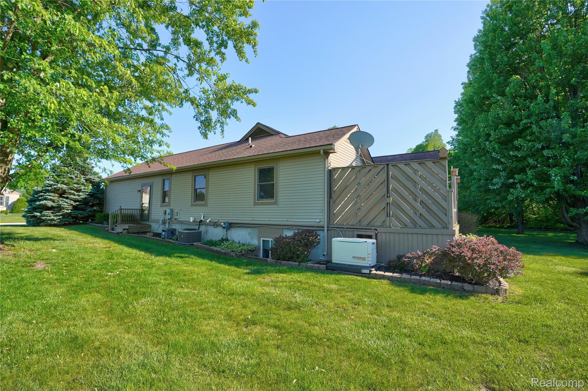 3433 Pinemeadow Court Property Photo 9
