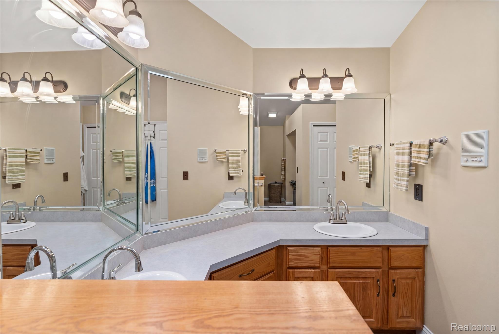 3433 Pinemeadow Court Property Photo 45
