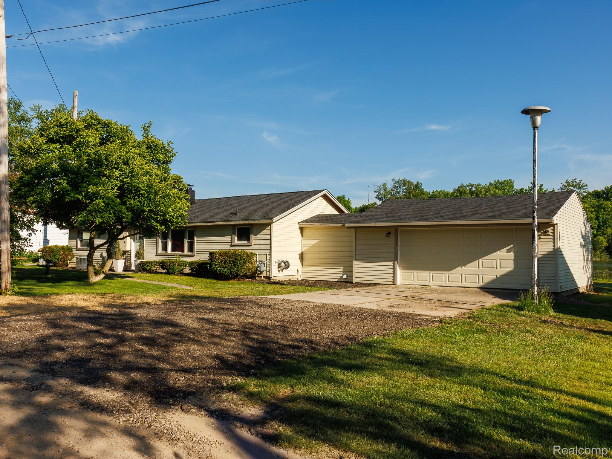 11560 Island Ct Court Property Photo 1