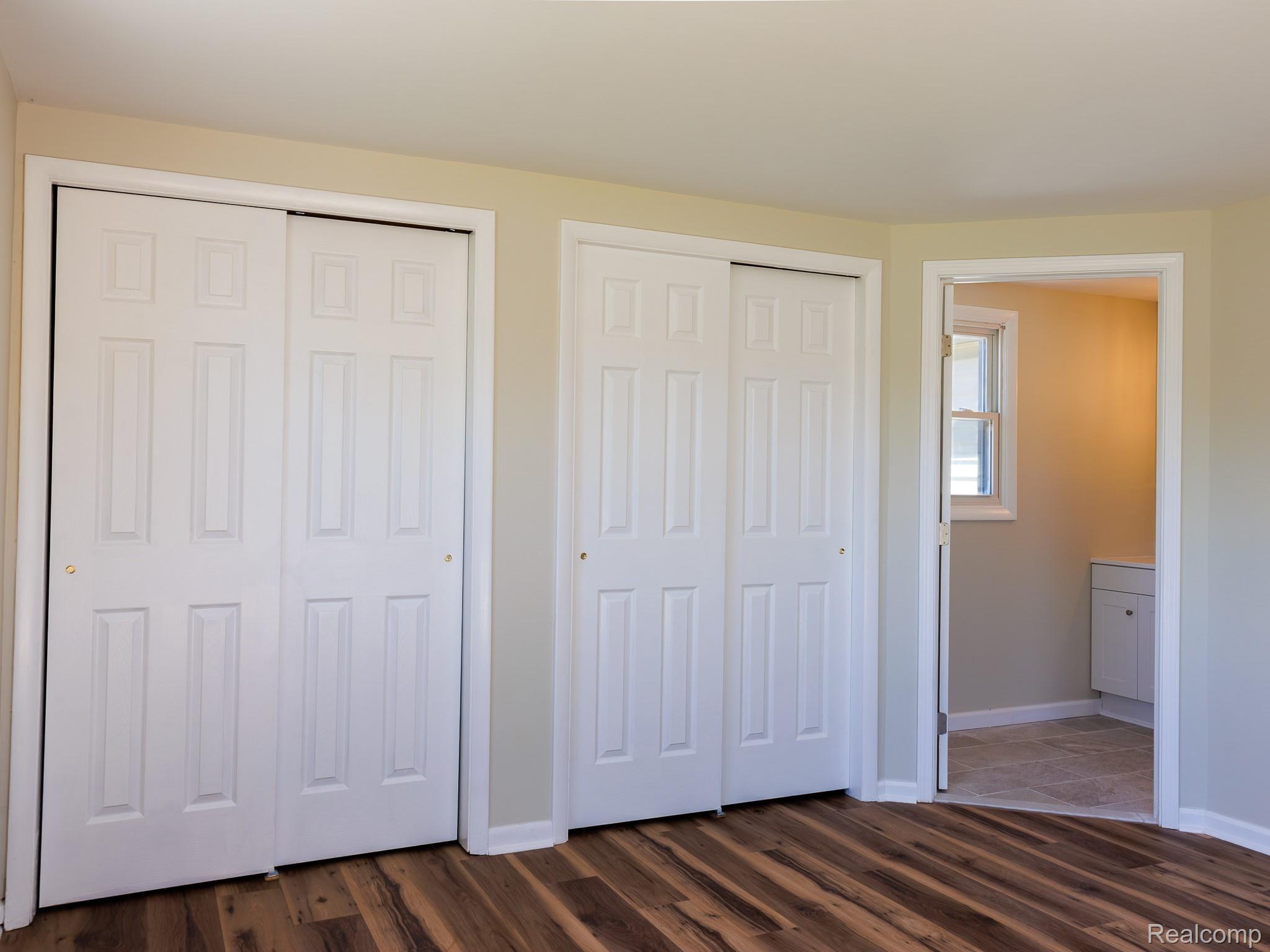 11560 Island Ct Court Property Photo 8
