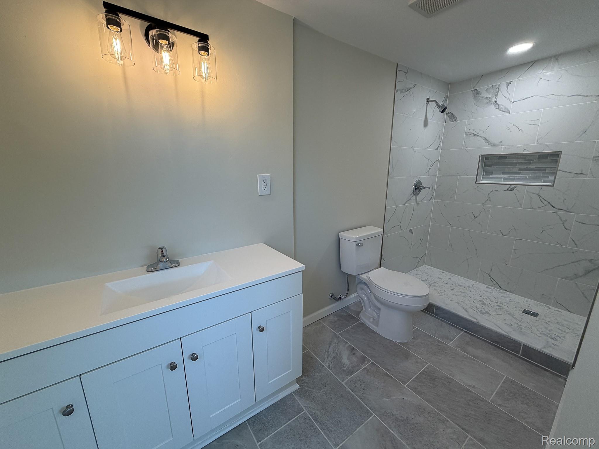 11560 Island Ct Court Property Photo 16