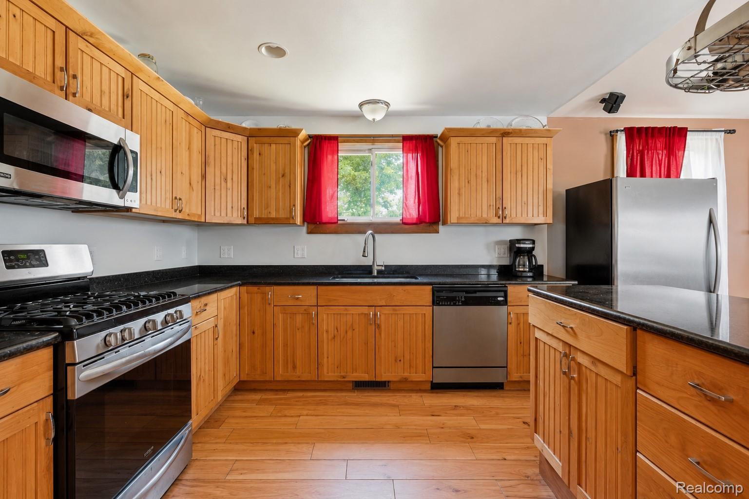 11583 Cape Cod Street Property Photo 6