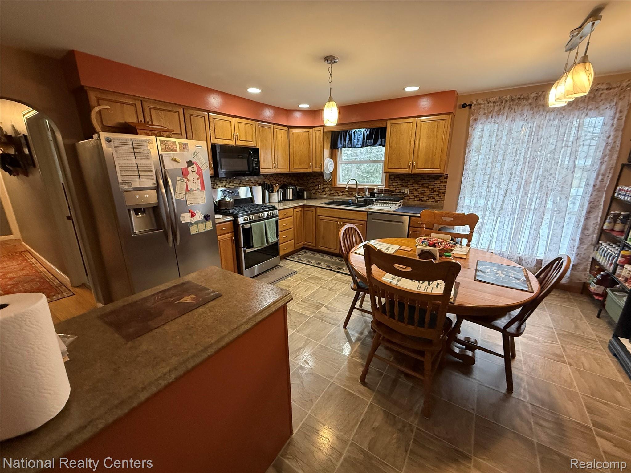 205 Sunset Boulevard Property Photo 9
