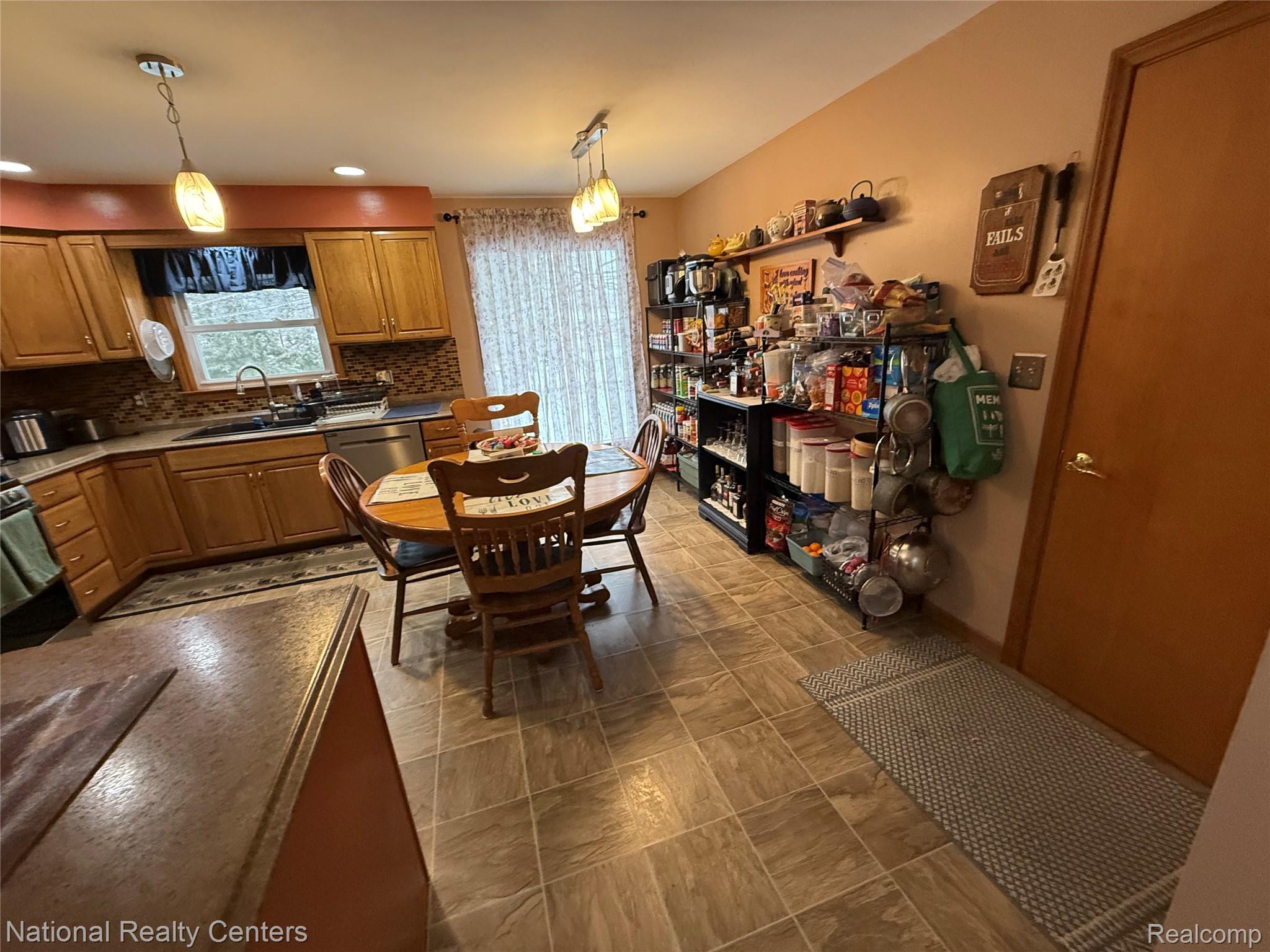 205 Sunset Boulevard Property Photo 32