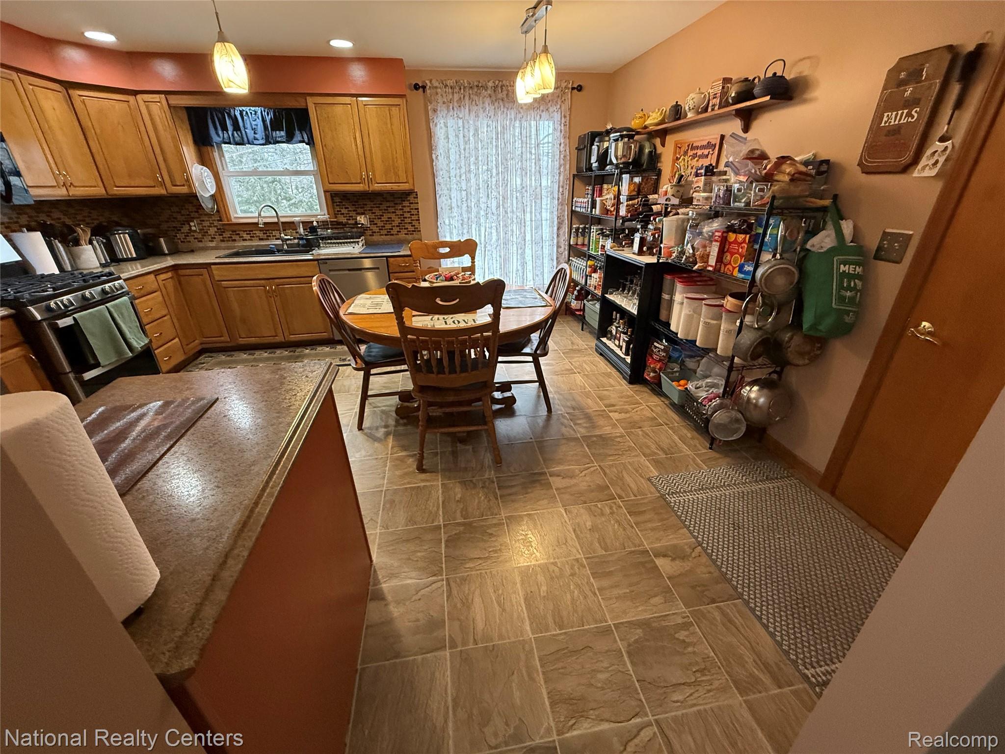 205 Sunset Boulevard Property Photo 33