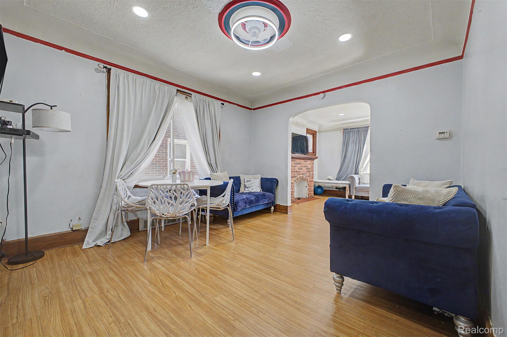 6808 Abington Avenue Property Photo 7