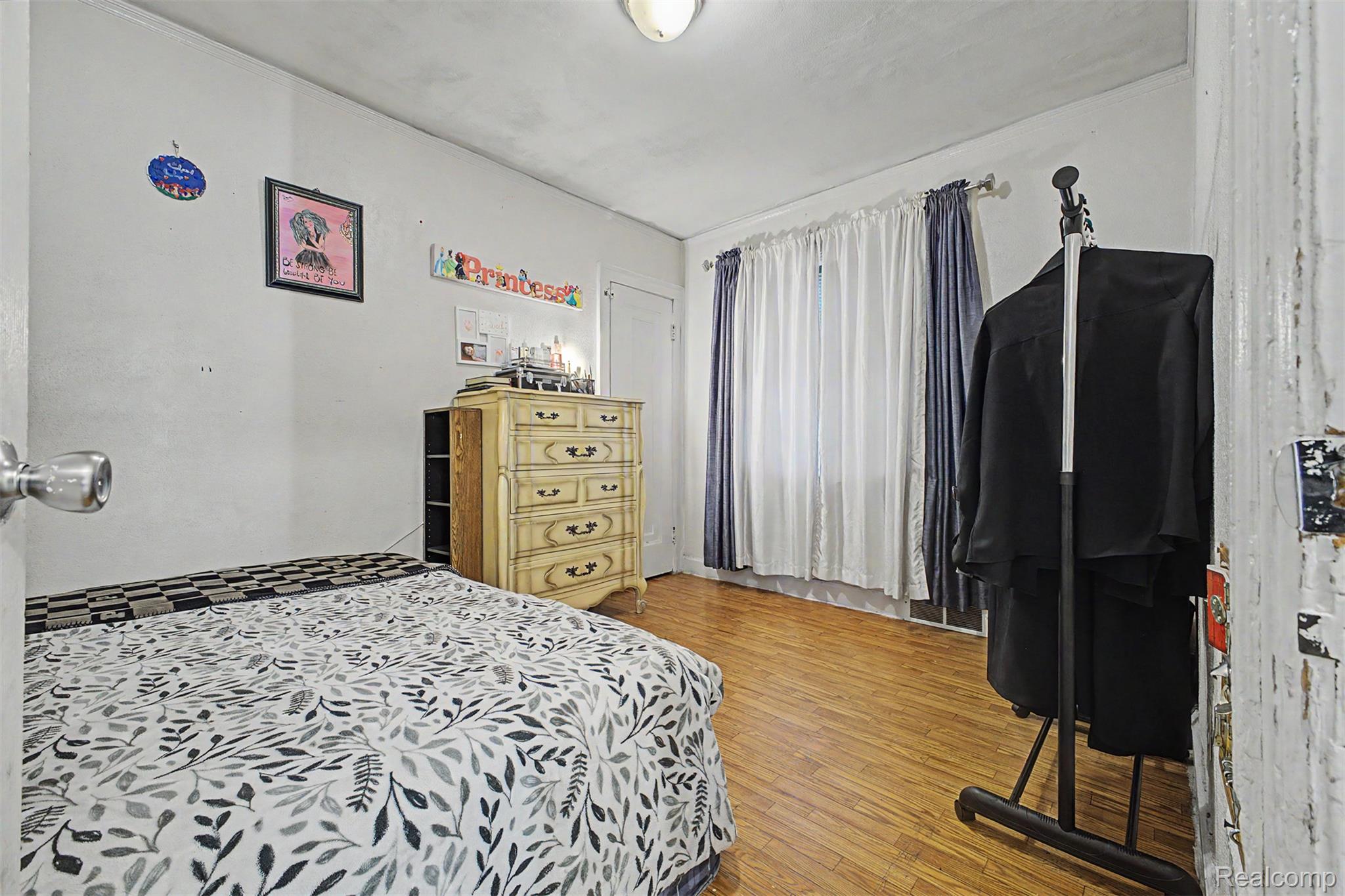6808 Abington Avenue Property Photo 13