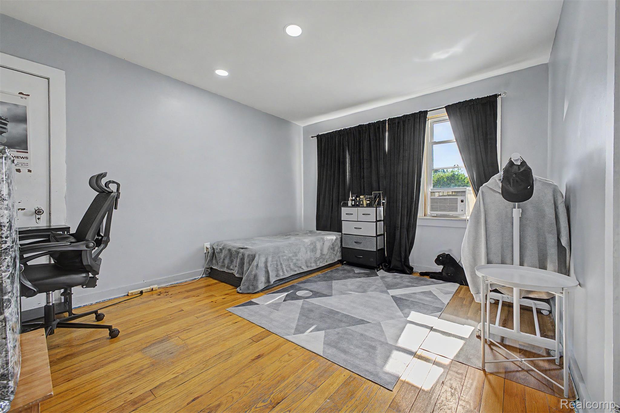 6808 Abington Avenue Property Photo 18