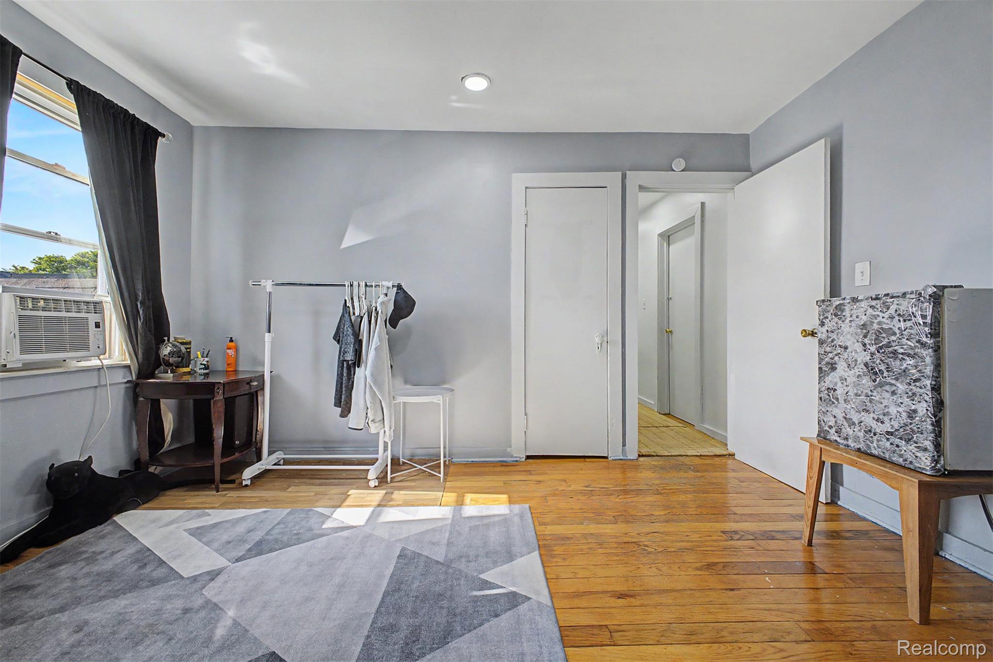 6808 Abington Avenue Property Photo 19