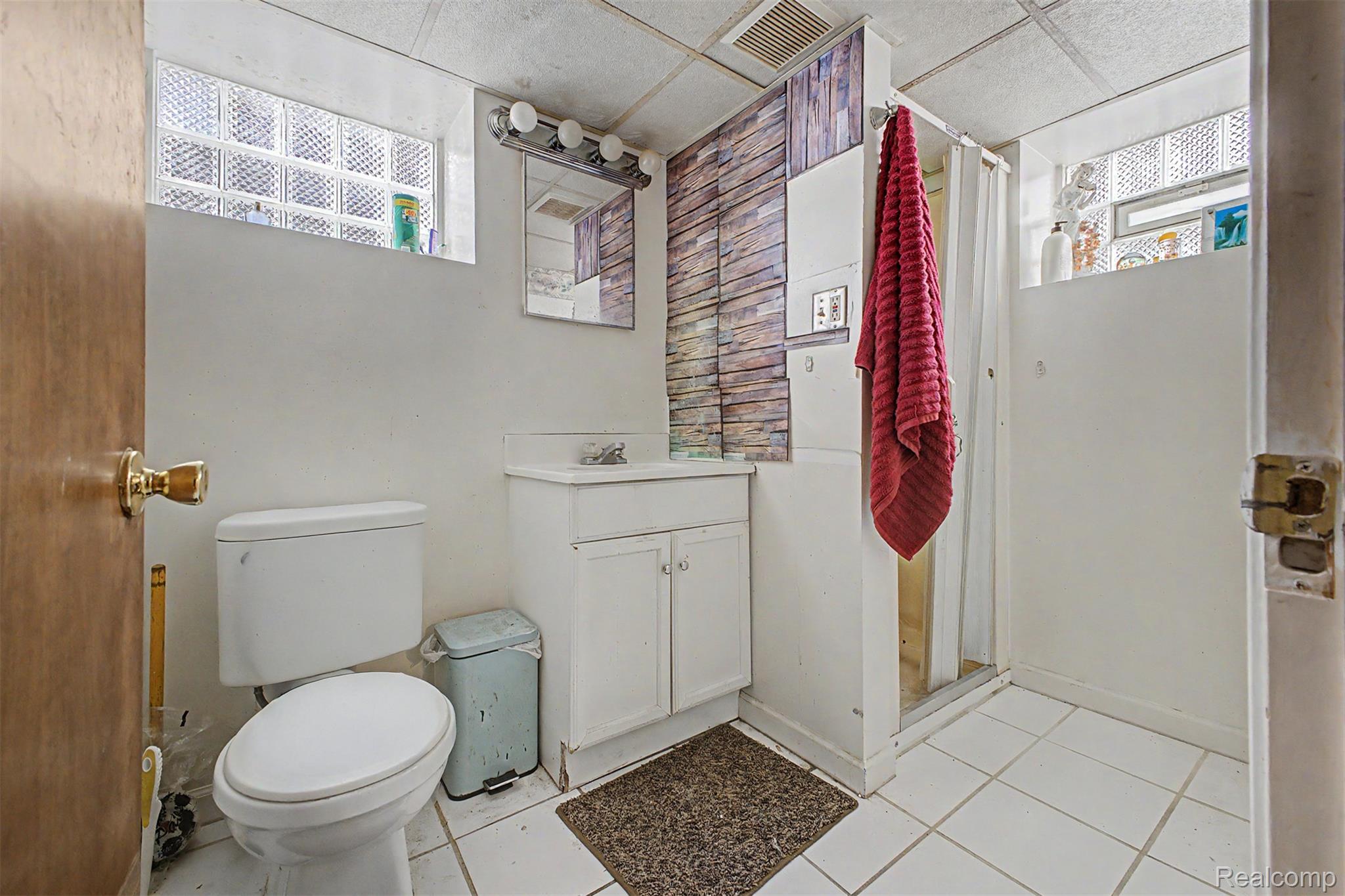 6808 Abington Avenue Property Photo 22