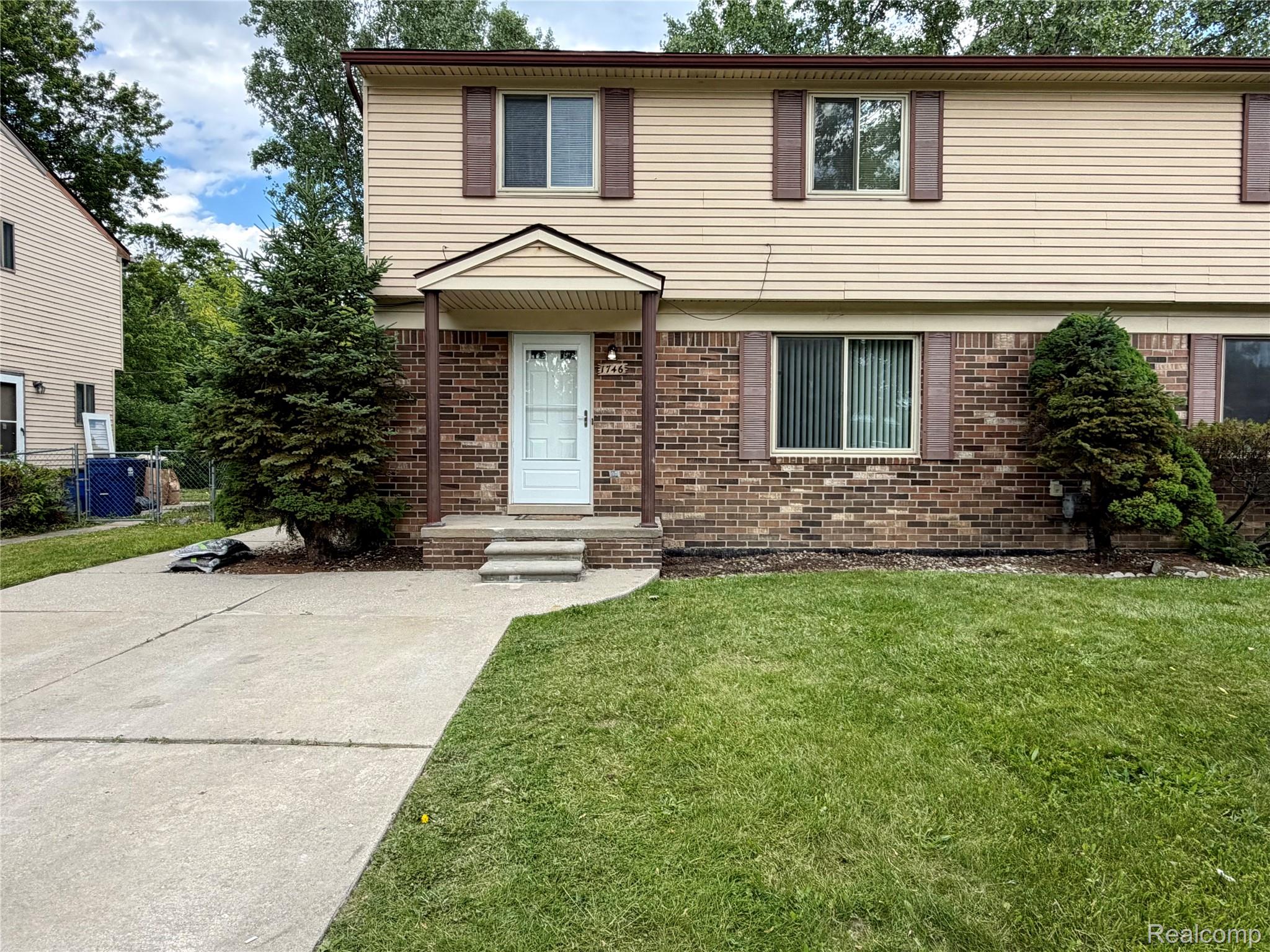 1746 Brookline Street Property Photo 2
