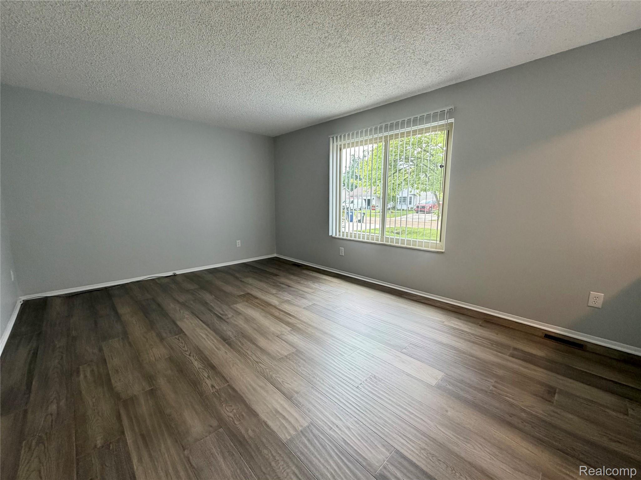 1746 Brookline Street Property Photo 4