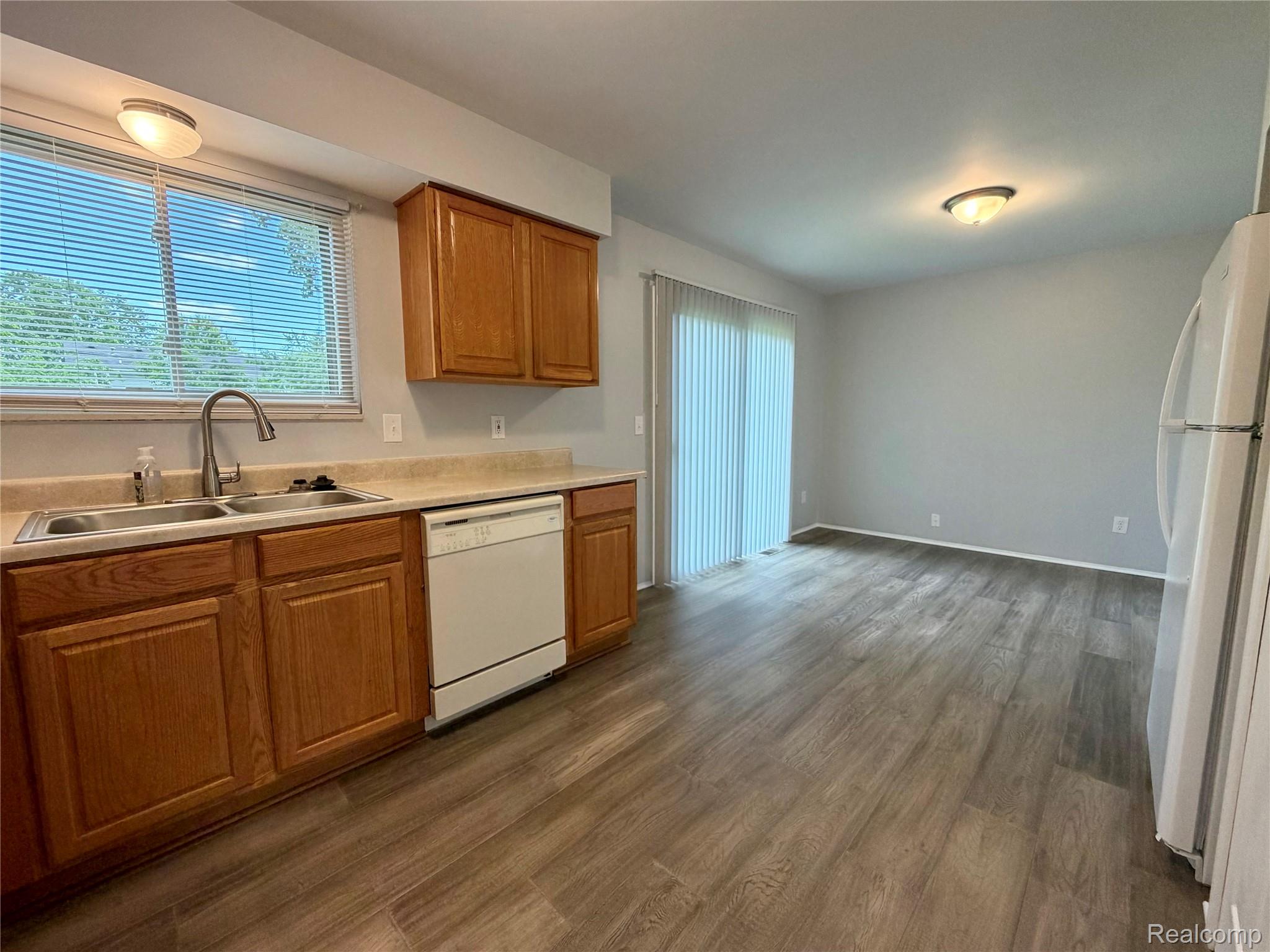 1746 Brookline Street Property Photo 6