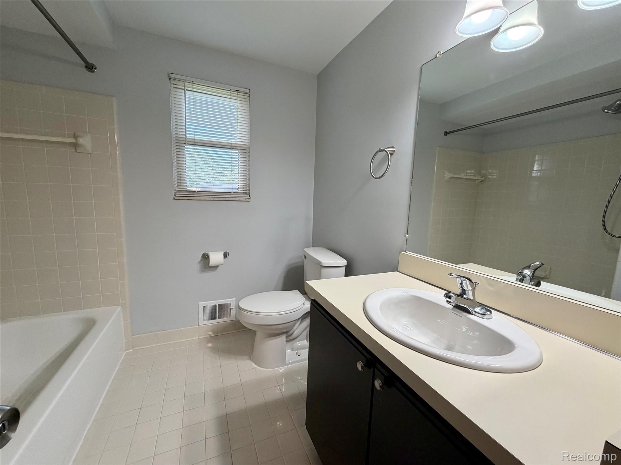 1746 Brookline Street Property Photo 12