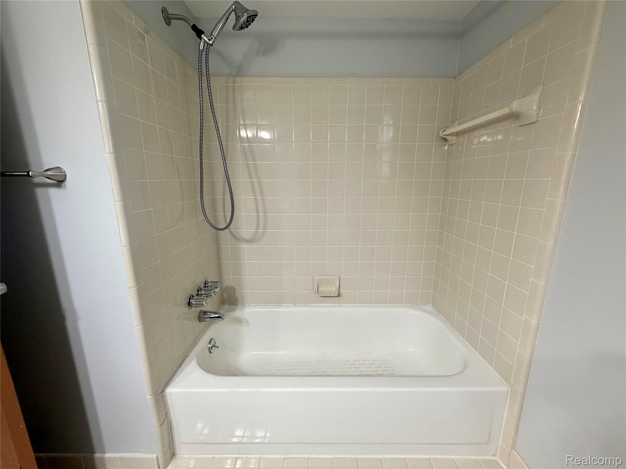 1746 Brookline Street Property Photo 13