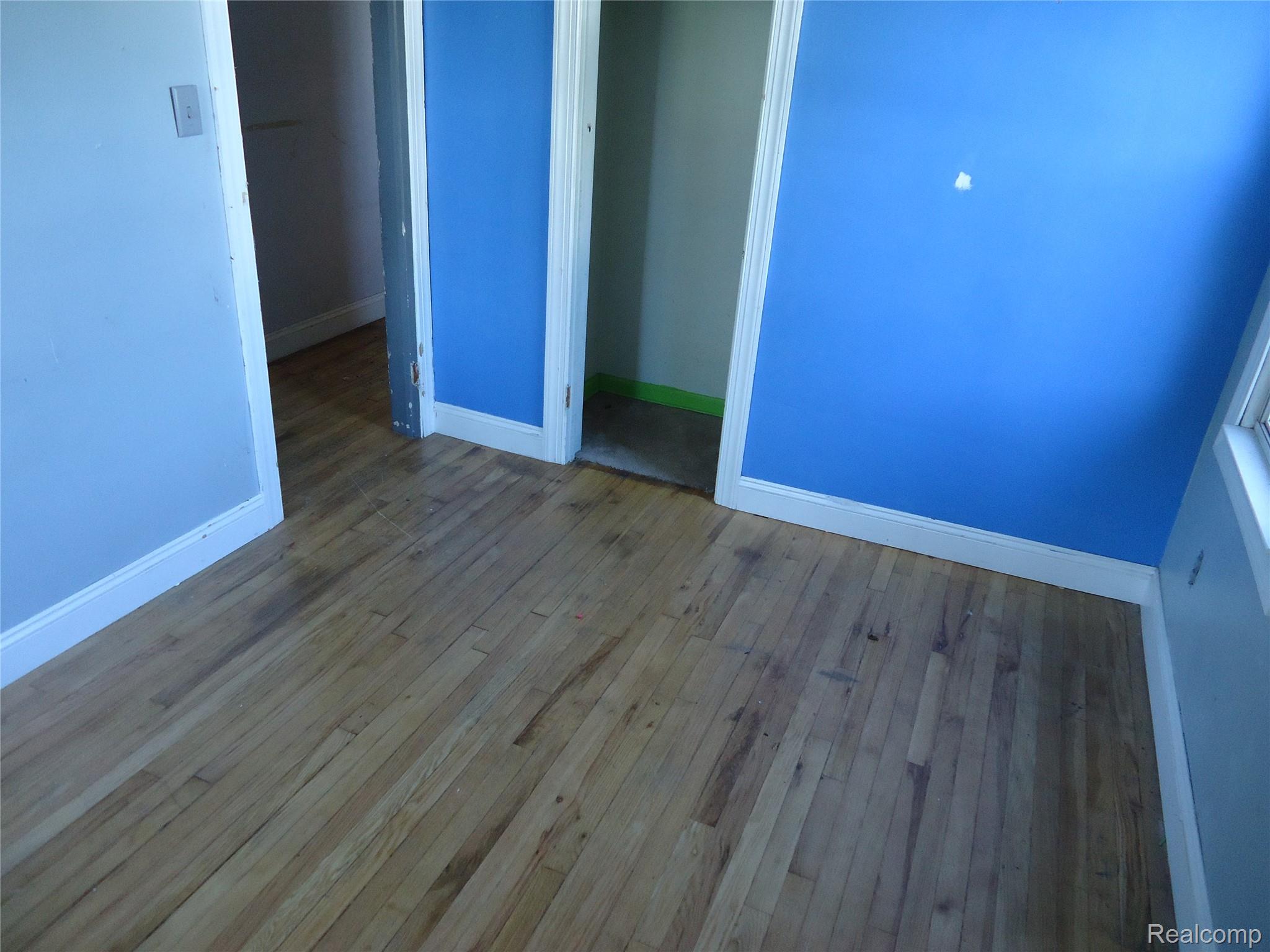 142 E Rowland Property Photo 25