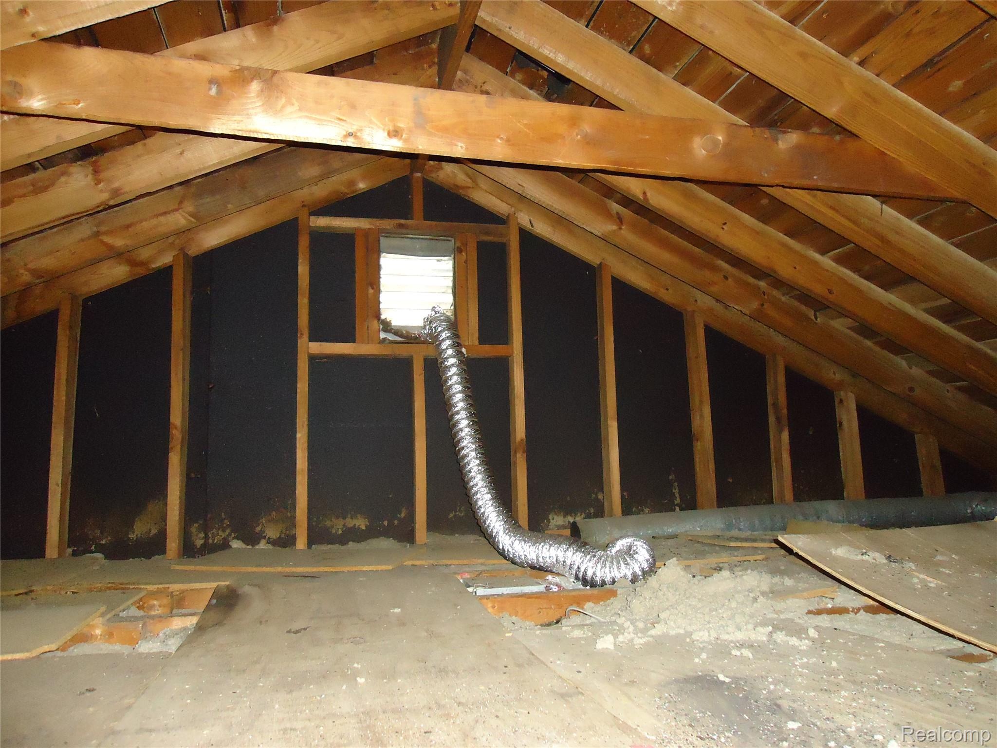 142 E Rowland Property Photo 28