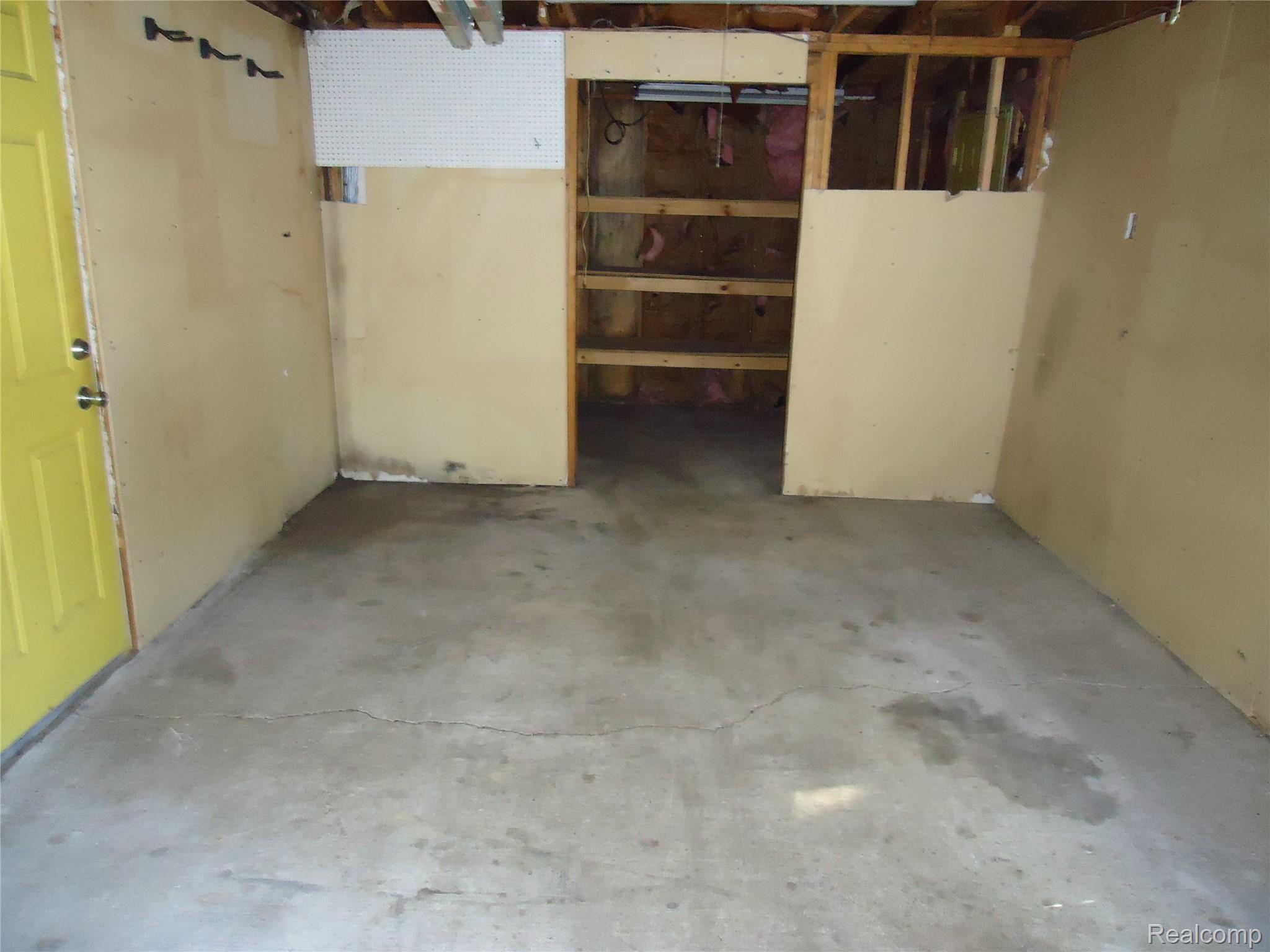 142 E Rowland Property Photo 34