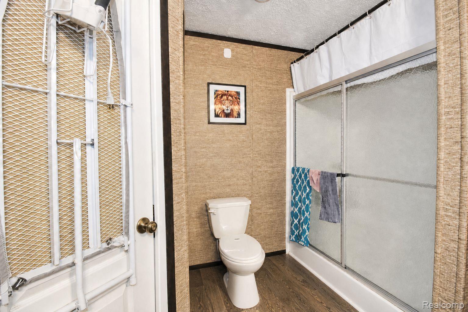 24445 Edwin Drive Property Photo 13