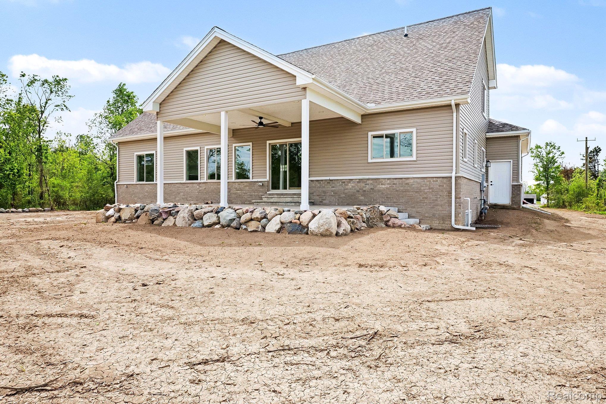 57560 Omo Road Property Photo 5