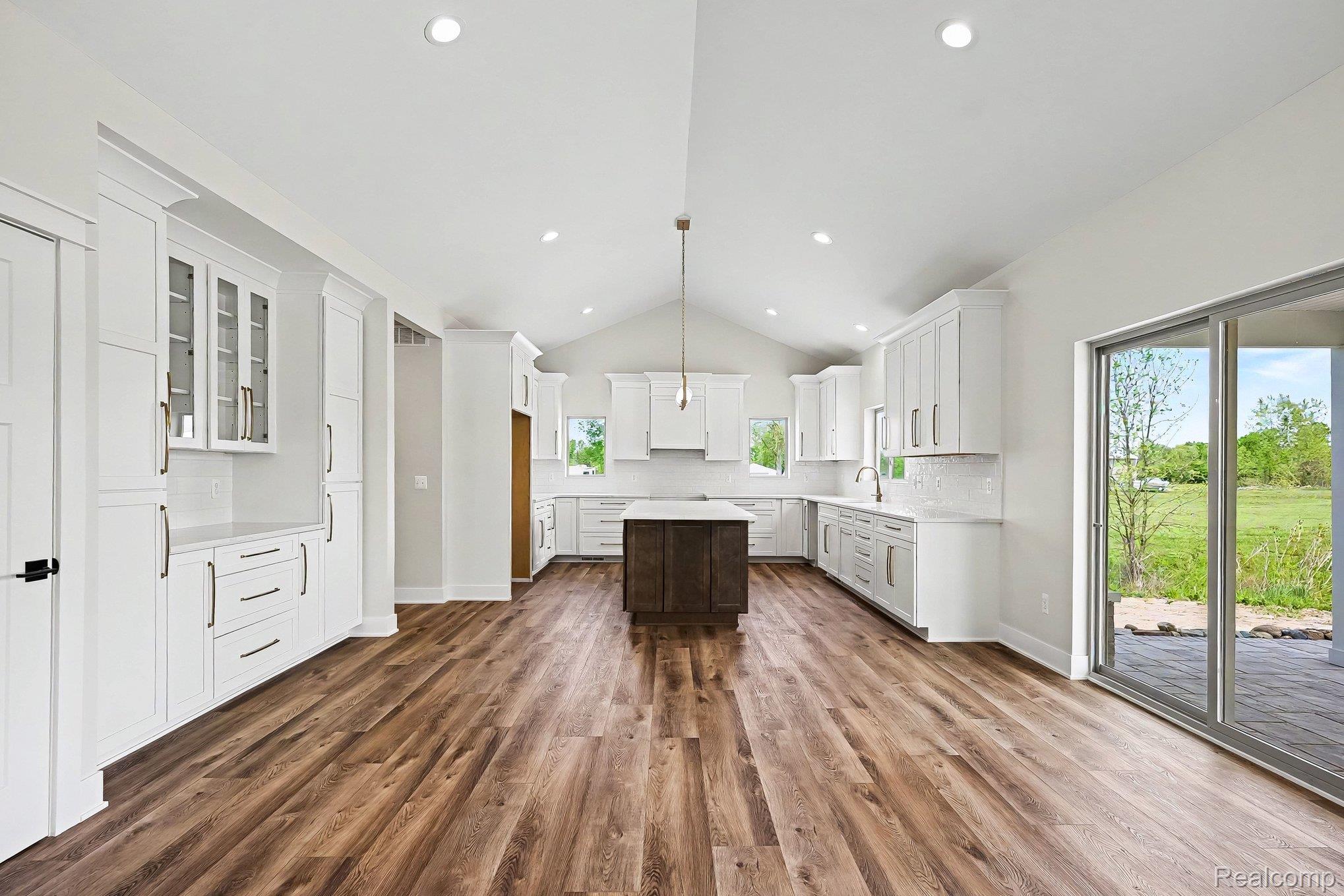57560 Omo Road Property Photo 11