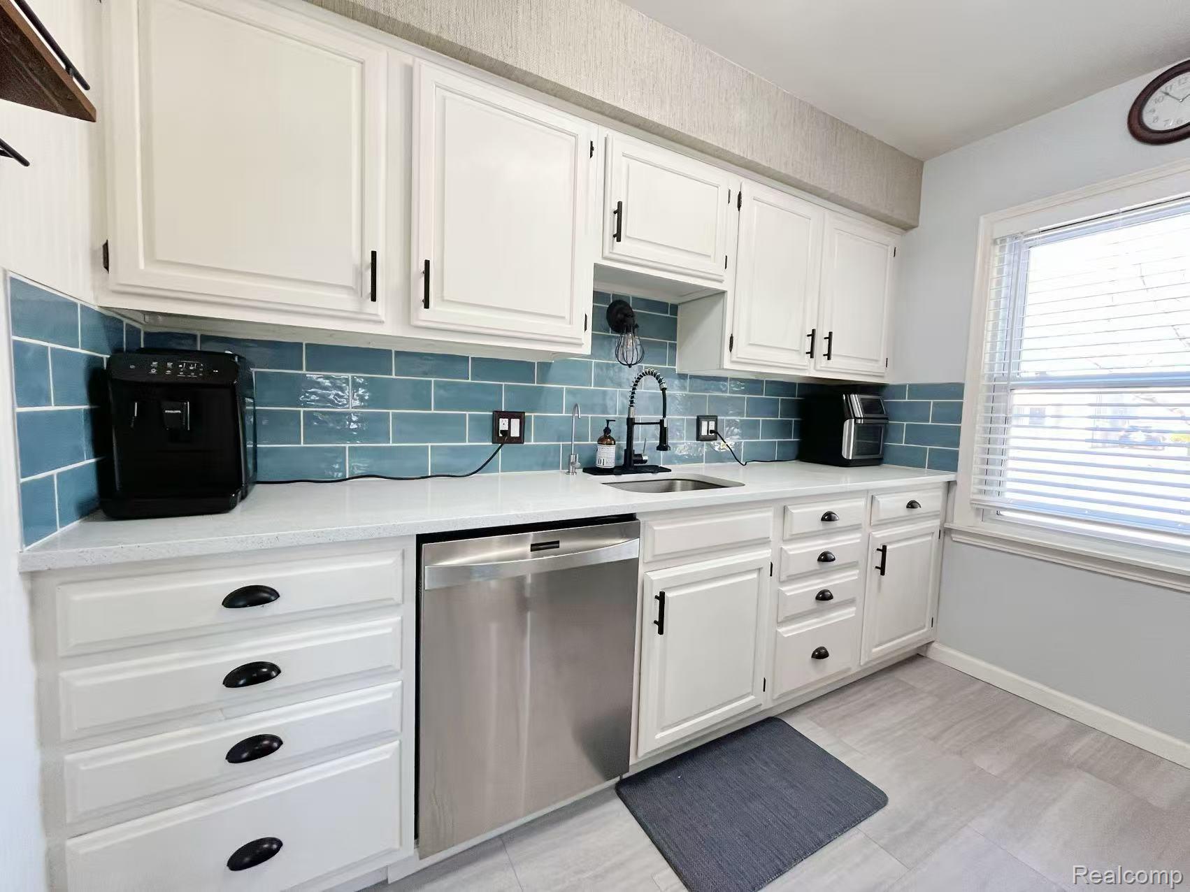 3303 Chester Road Property Photo 11