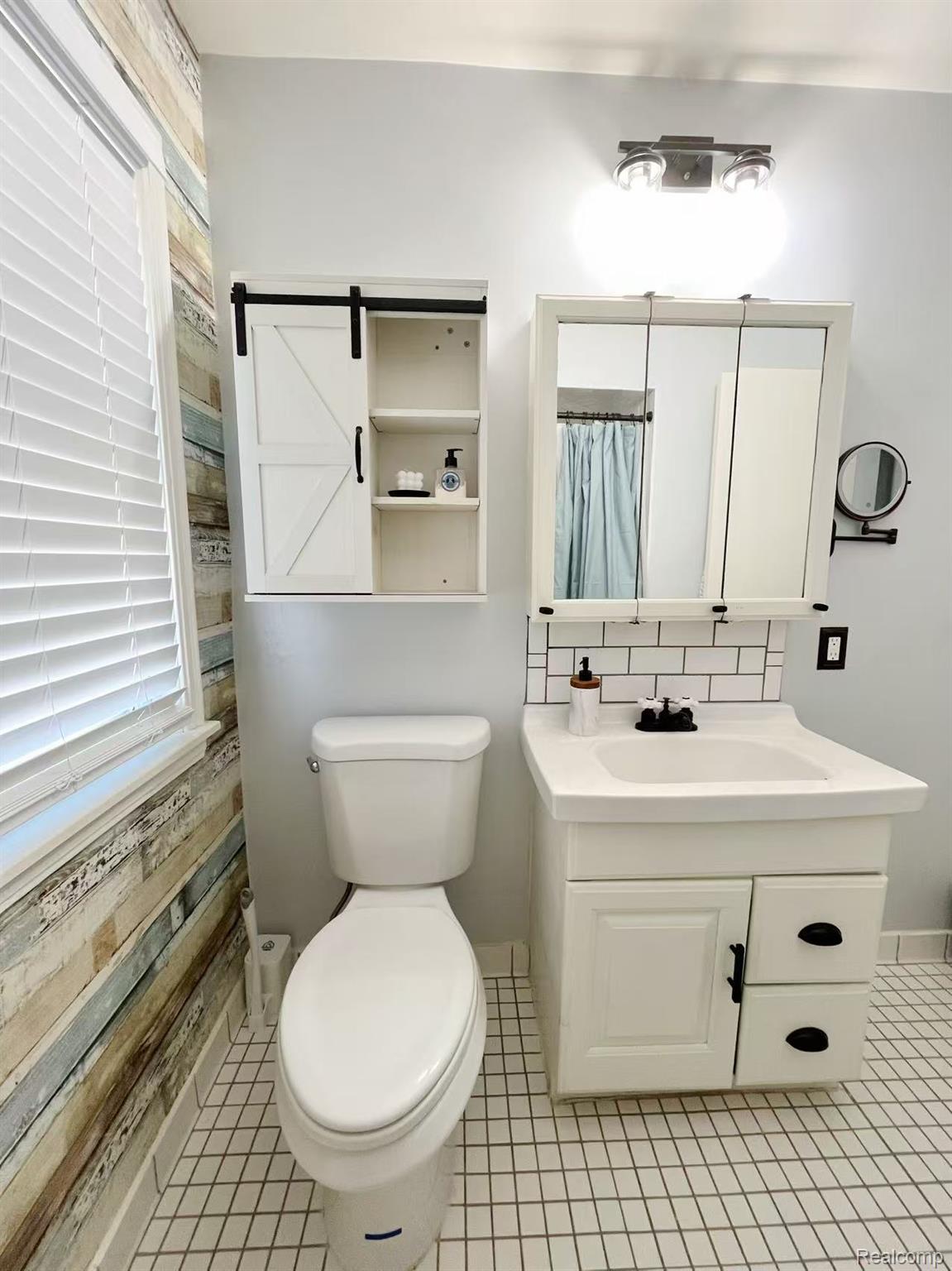 3303 Chester Road Property Photo 23