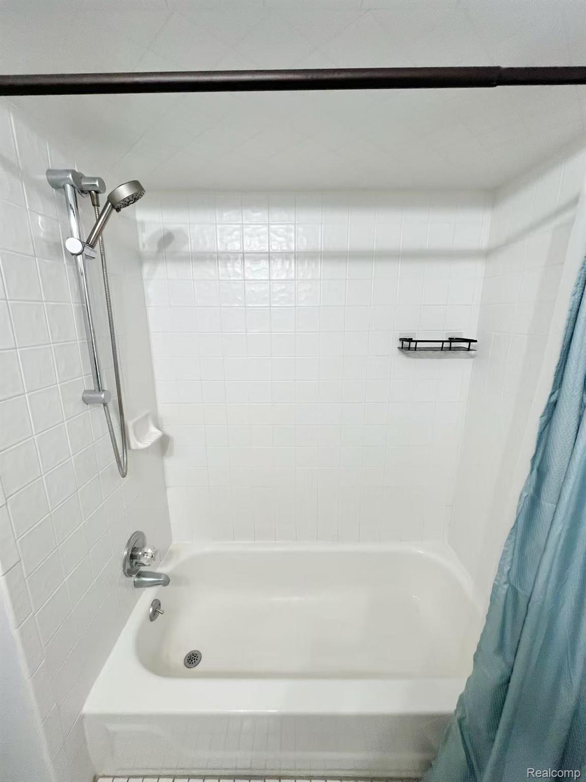 3303 Chester Road Property Photo 24