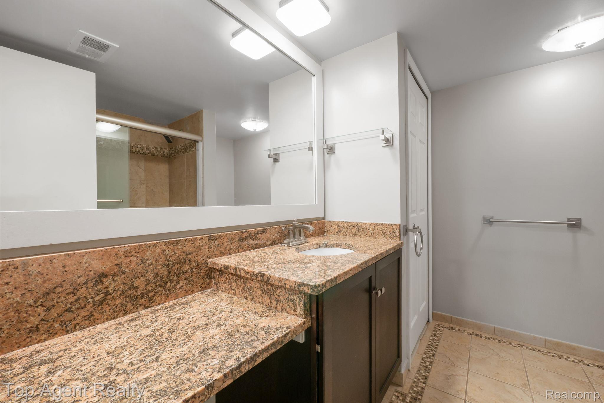 8657 Kennedy Circle 7 Property Photo 15