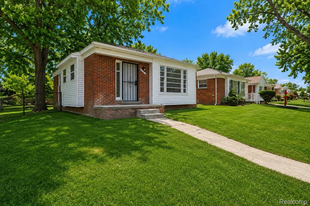 20201 Grandville Avenue Property Photo 2