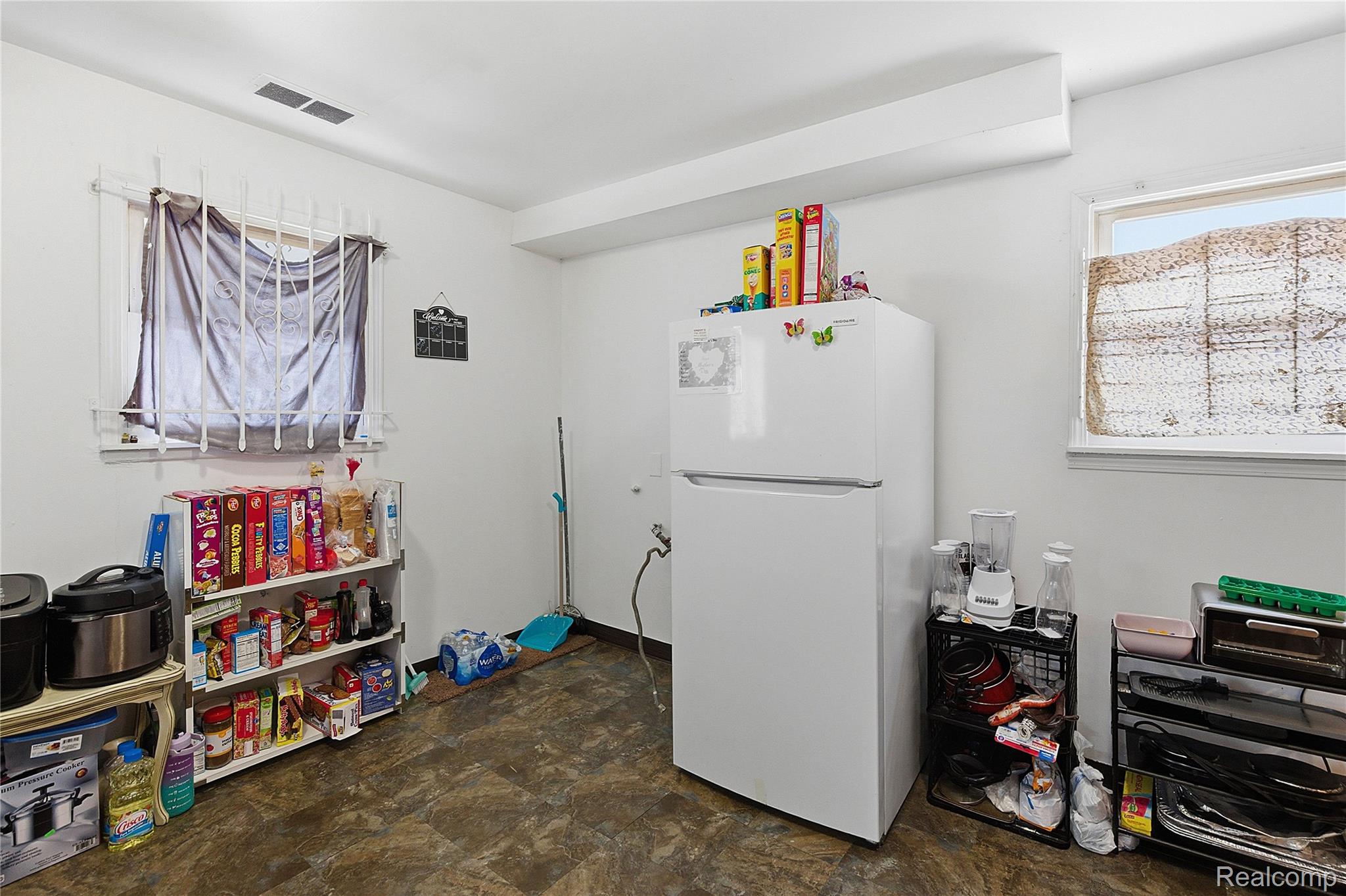 6075 Ashton Avenue Property Photo 5