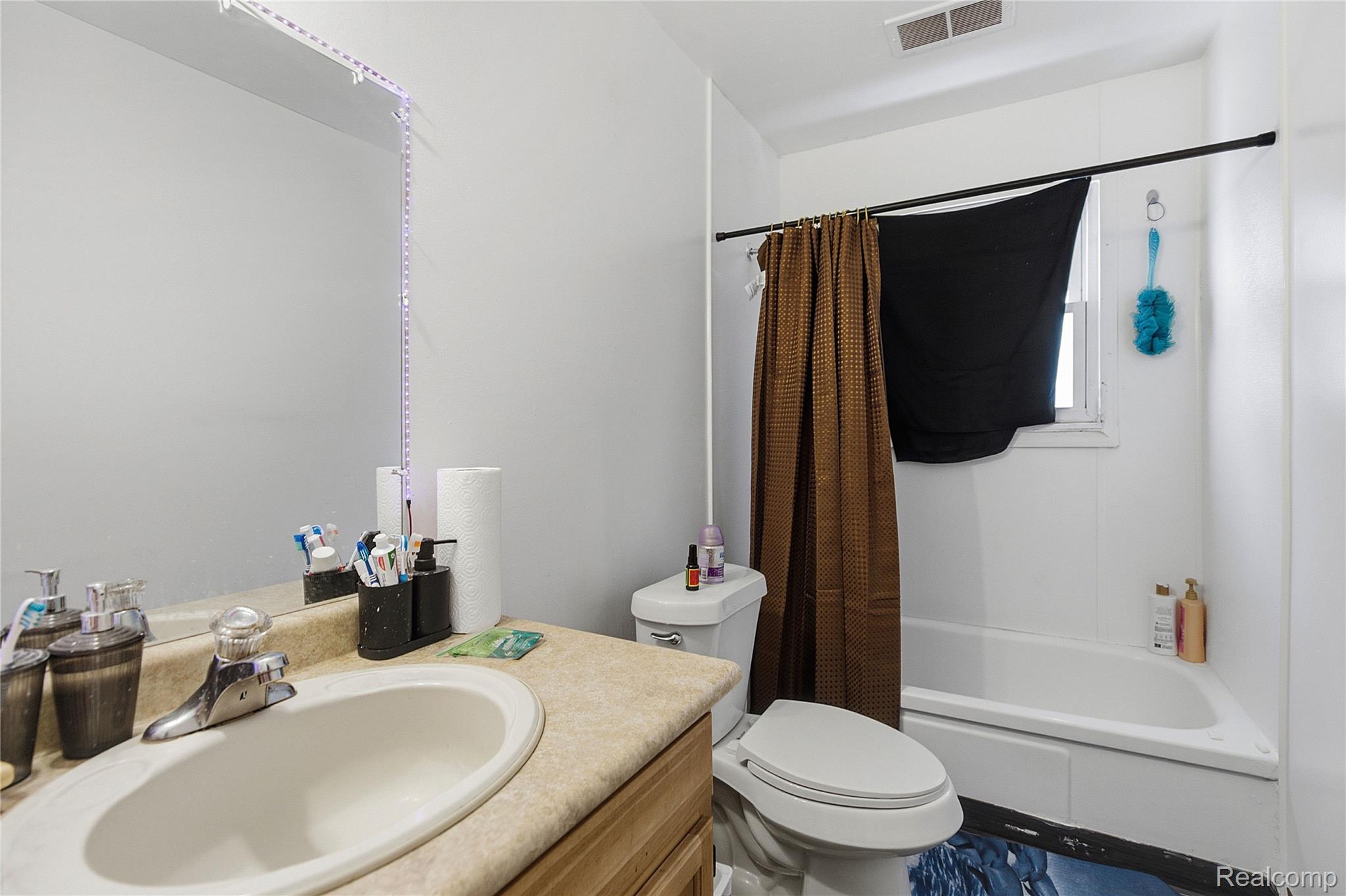 6075 Ashton Avenue Property Photo 7