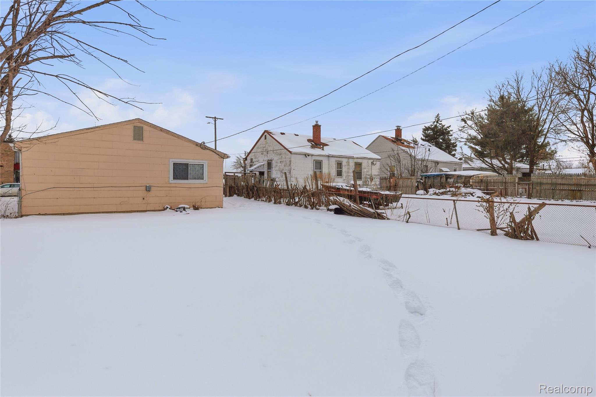 6075 Ashton Avenue Property Photo 15
