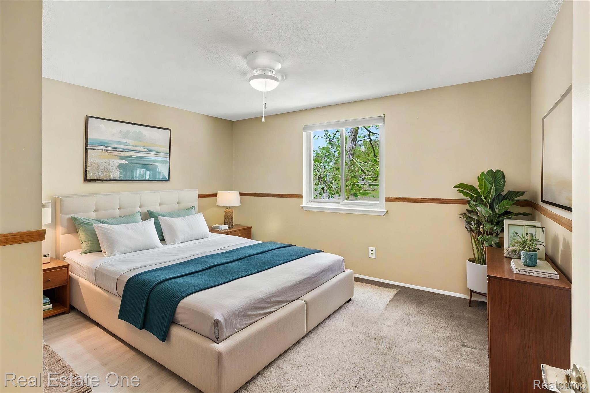 520 W Huron Street Property Photo 10