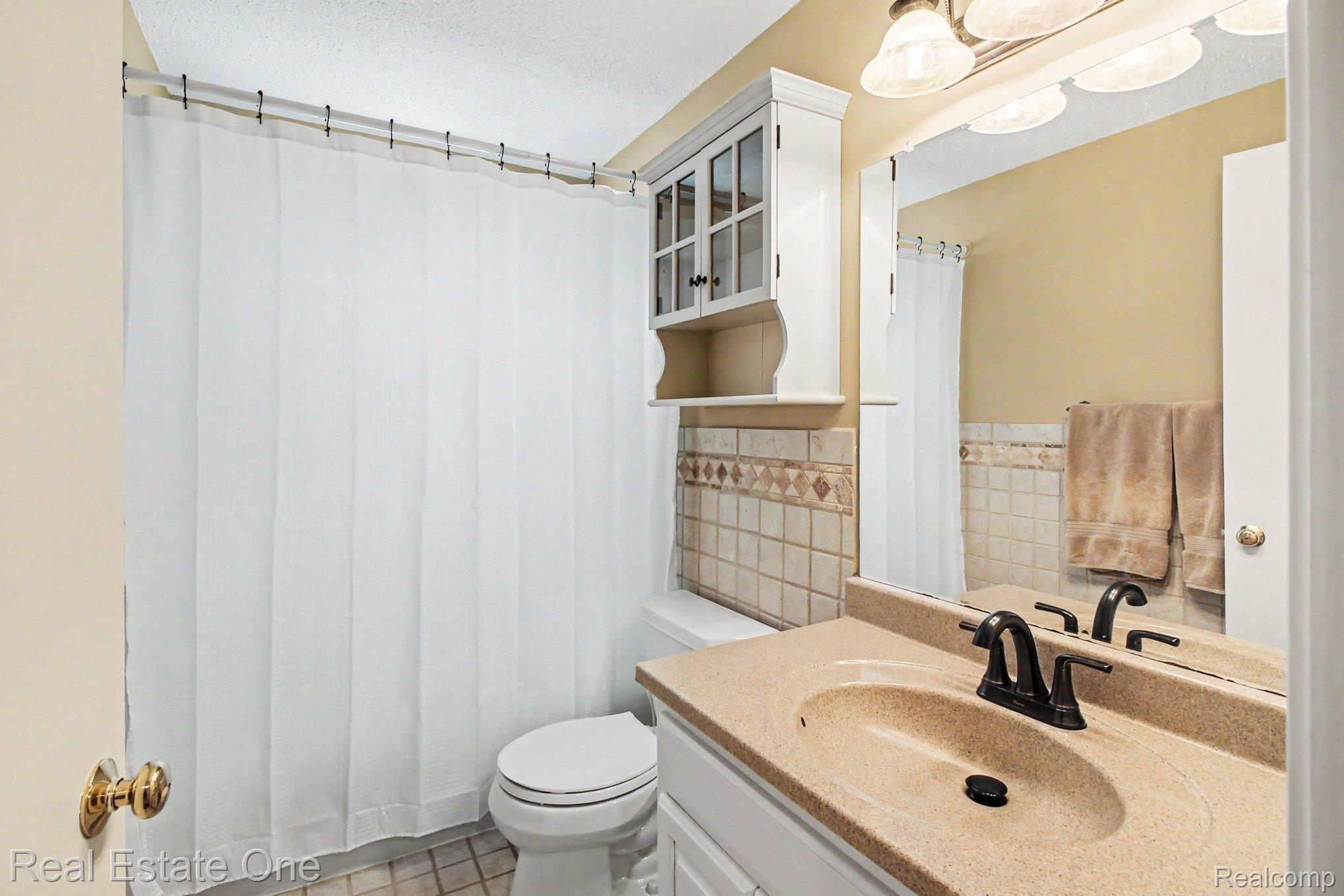 520 W Huron Street Property Photo 12
