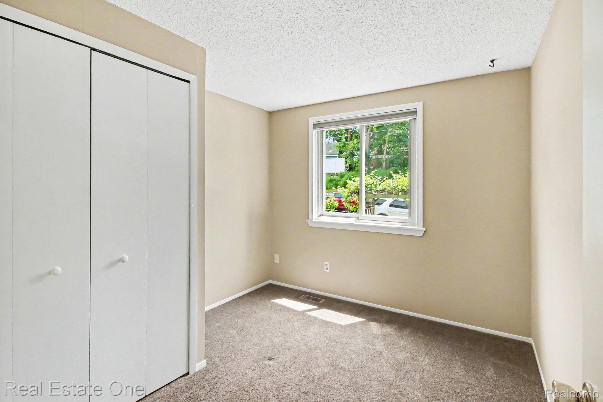 520 W Huron Street Property Photo 14