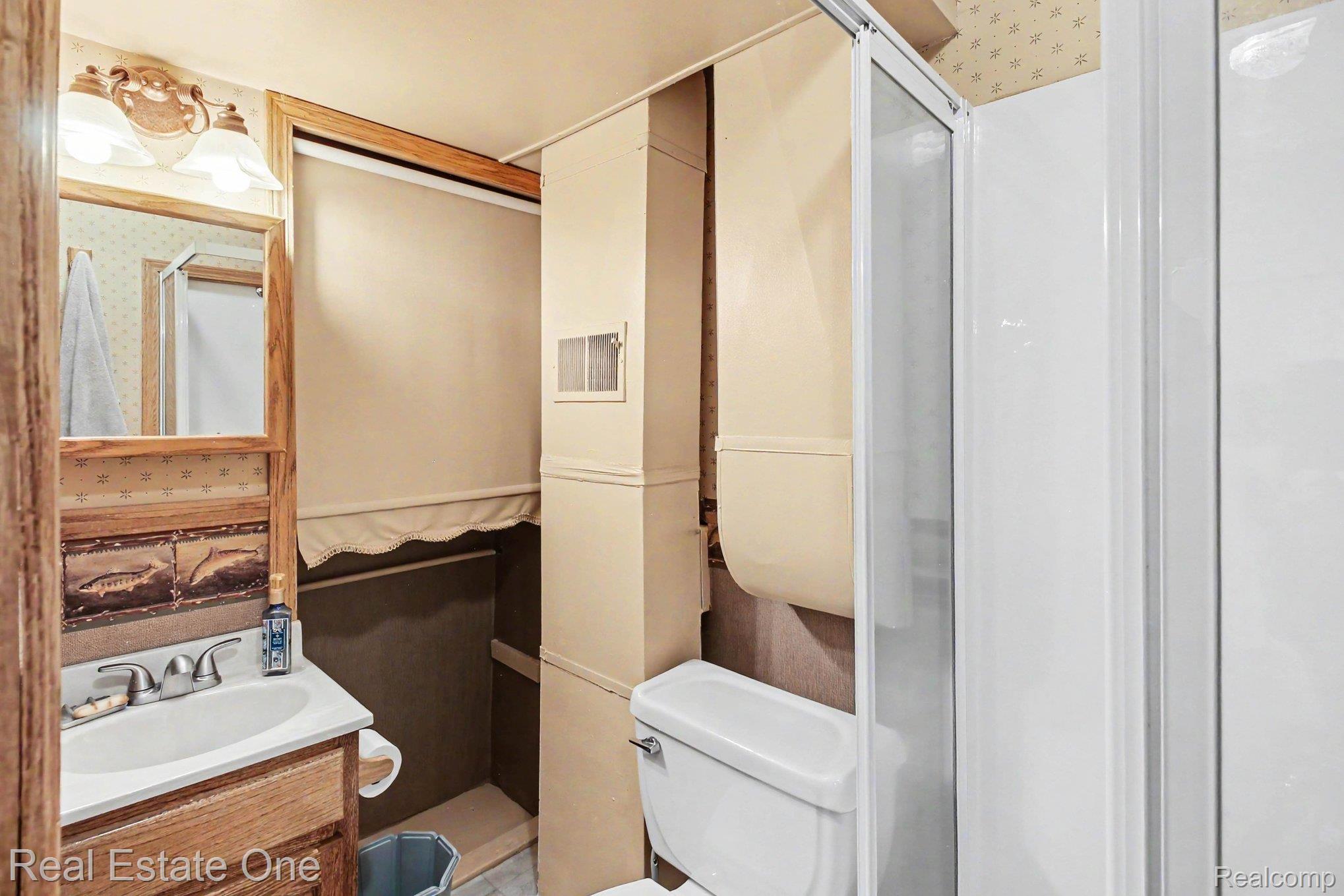 520 W Huron Street Property Photo 16