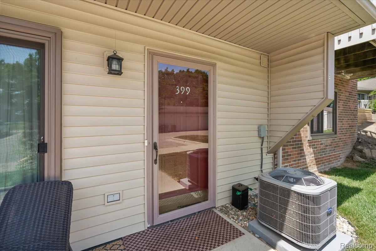 399 Spring Brooke Drive Property Photo 5