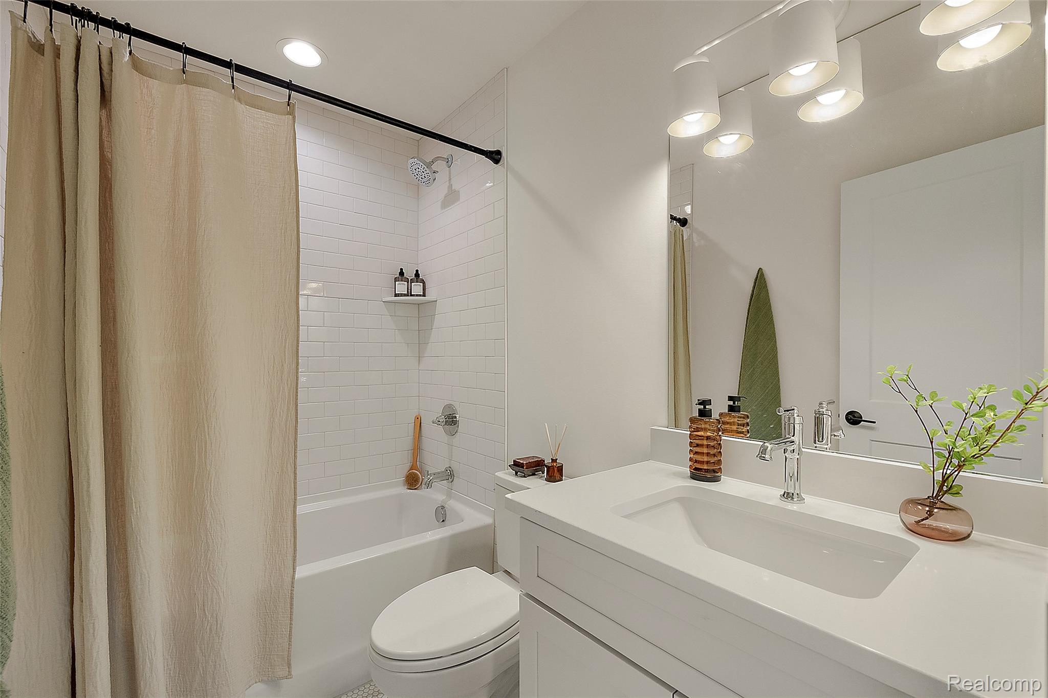 1482 Fischer Street Property Photo 33