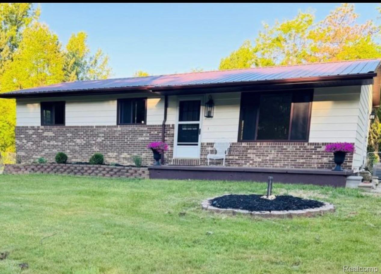 5215 Schlaud Road Property Photo 1